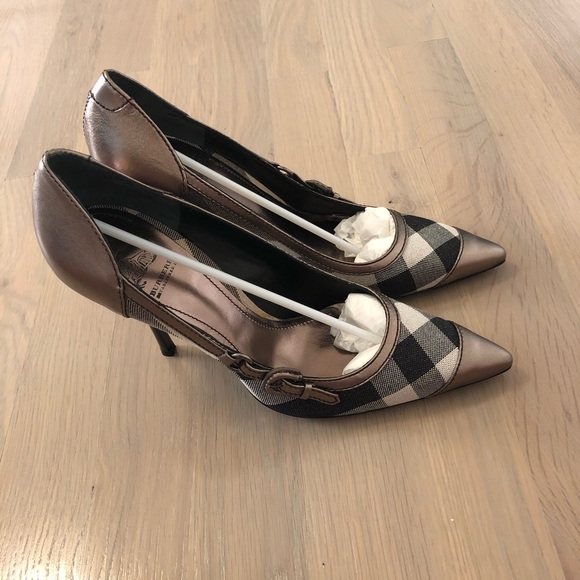 Burberry Heels - Picture 4 of 8